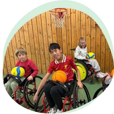 3 vinir í hjólastólakörfubolta